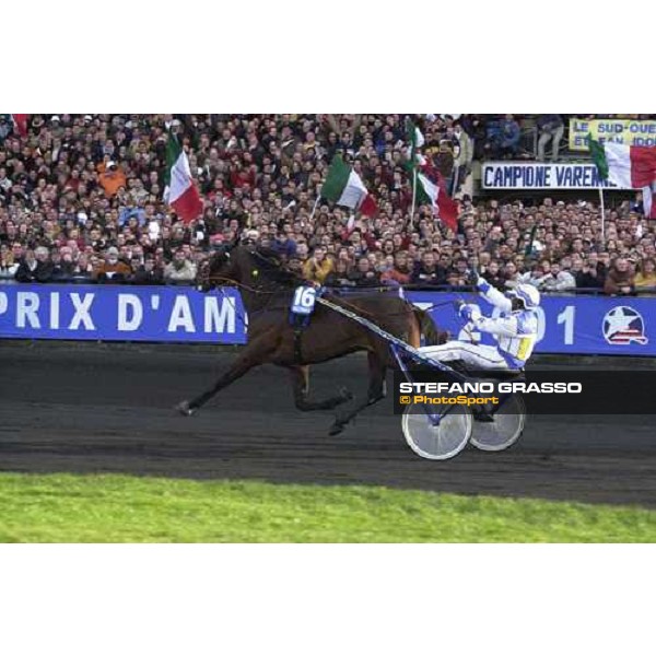 Varenne wins the Grand Prix d\' Amerique 2001 Paris Vincennes, 28th january 2001 ph. Stefano Grasso