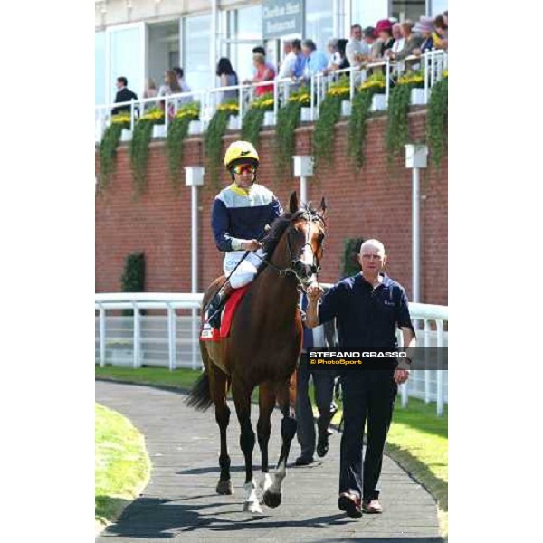 Darryl Holland, Le Vie dei Colori and the groom Gary Smith The Cantor Odds Sussex Stakes Glorious Goodwood 28 th july 2004 ph. Stefano Grasso