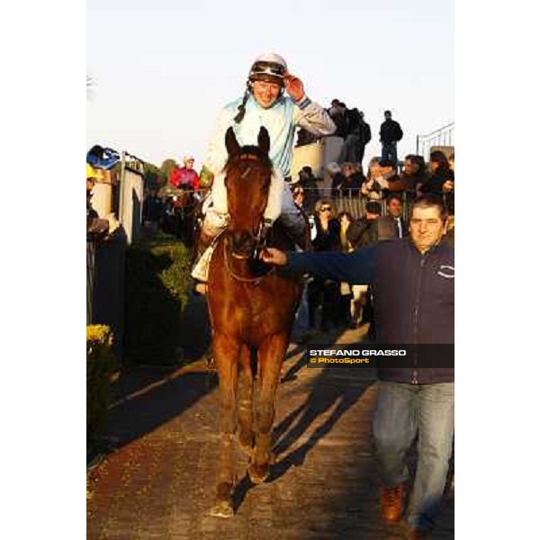 Paul A.Johnson on Luci a Capannelle enters the winner circle after winning the Premio Criterium d\' Inverno Rome, 7th february 2010 ph. Stefano Grasso
