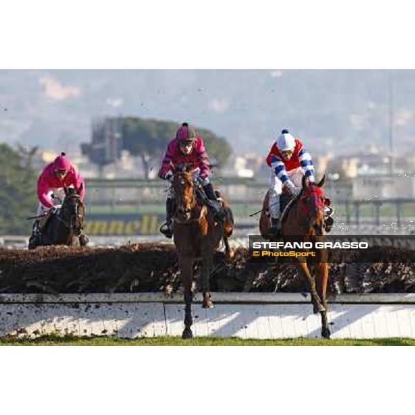 Don de Matha and Sir Bahhare on the last fence of Premio Bagni di Petriolo Roma, 7th february 2010 ph. Stefano Grasso