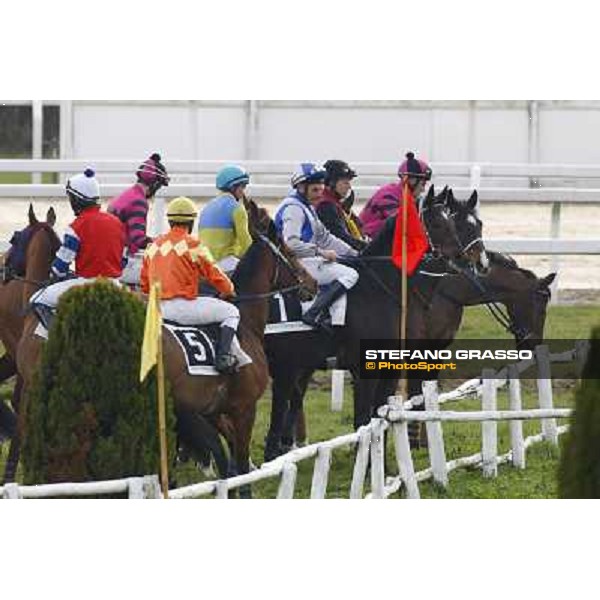Runners before the start of the the 121¡ Grande Steeple Chase di Romna - Mem. Gen. Mario Argenton Rome, 14th february 2010 ph. Stefano Grasso