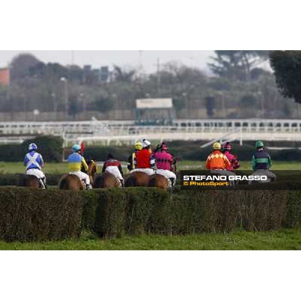 Runners before the 121¡ Grande Steeple Chase di Romna - Mem. Gen. Mario Argenton Rome, 14th february 2010 ph. Stefano Grasso