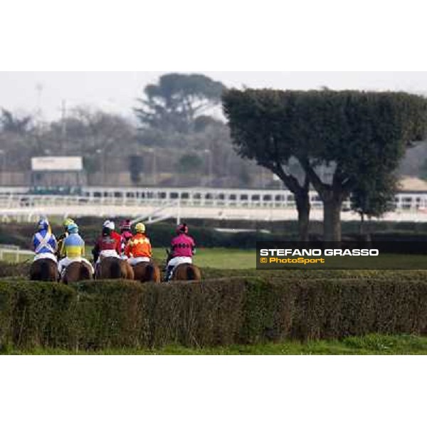 runners before the start of the 121¡ Grande Steeple Chase di Romna - Mem. Gen. Mario Argenton Rome, 14th february 2010 ph. Stefano Grasso