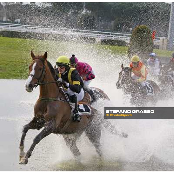 Runners during the 121¡ Grande Steeple Chase di Romna - Mem. Gen. Mario Argenton Rome, 14th february 2010 ph. Stefano Grasso