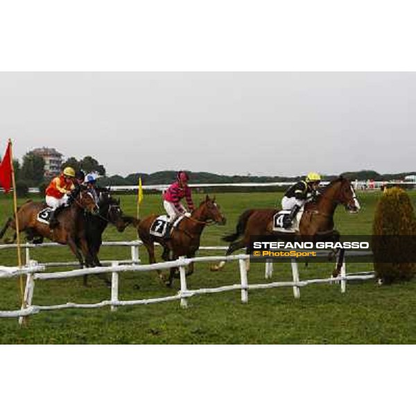 Lutin des Bordes leads during the 121¡ Grande Steeple Chase di Romna - Mem. Gen. Mario Argenton Rome, 14th february 2010 ph. Stefano Grasso