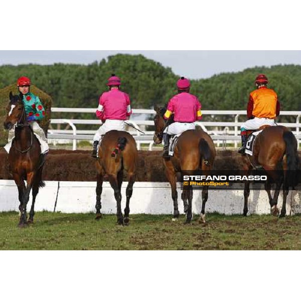 Runners before the start of the Premio Ippodromo Pardubice Rome, 21st february 2010 ph. Stefano Grasso