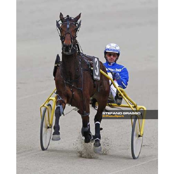Jorma Kontio warming up with Lisa America before the start of the Gran Premio E.N.C.A.T - Mem. Fausto Branchini Milan San Siro, 27th february 2010 ph. Stefano Grasso
