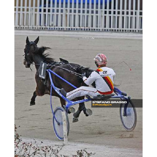 Roberto Vecchione with Island Effe leads after the start of the Gran Premio E.N.C.A.T - Mem. Fausto Branchini Milan San Siro, 27th february 2010 ph. Stefano Grasso