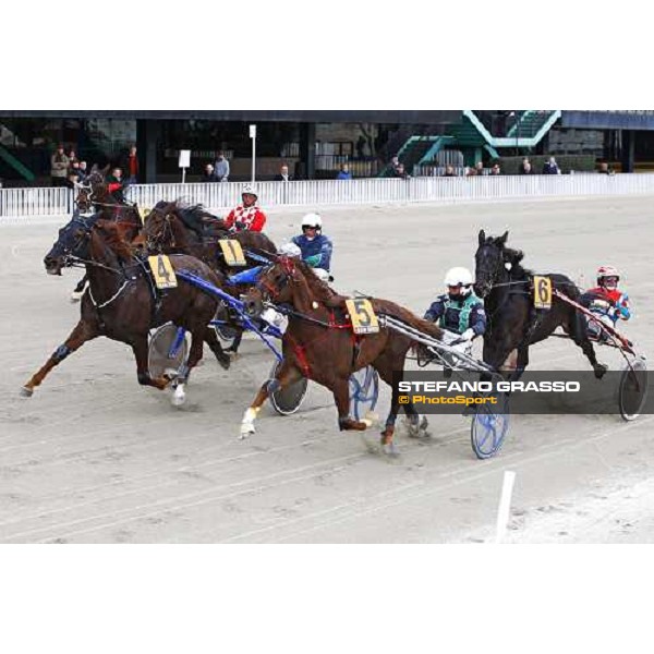 the finish line of Premio Leola Hanover - Megan Grif, Mario Tommaseo, Miss Lady Effe and Merckx Ok Milan San Siro, 27th february 2010 ph. Stefano Grasso