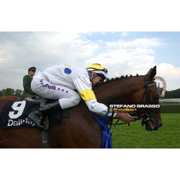 Jiri Palik on Intendant embrace his pupil after winning Grosser Dallmayr-Preis Munchen 1st august 2004 ph. Stefano Grasso