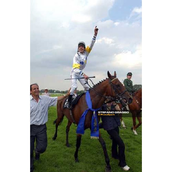 Jiri Palik on Intendant exulting after winning the Grosser Dallmayr-Preis Munchen 1st august 2004 ph. Stefano Grasso