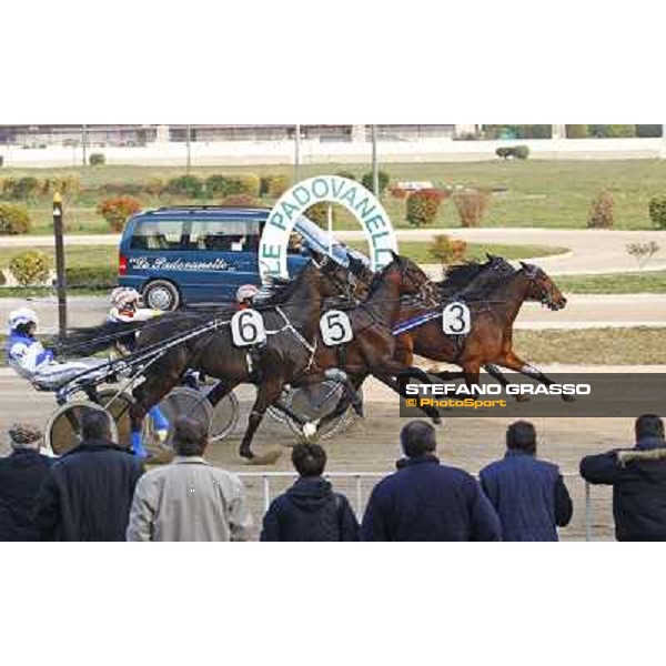 the start of the Gran Premio Cittˆ di Padova Ponte di Brenta (PD), 14th march 2010 ph. Stefano Grasso