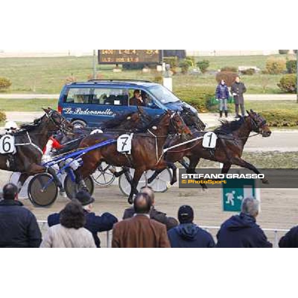 Roberto Andreghetti with Mineiro As goes to win the Gran Premio Cittˆ di Padova beating Mistral Bi Ponte di Brenta (PD), 14th march 2010 ph. Stefano Grasso