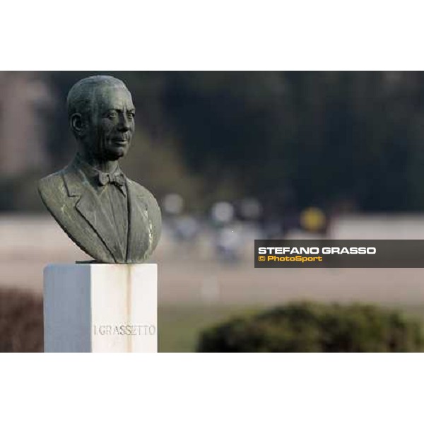 the bronze bust of Ivone Grassetto at Le Padovanelle racetrack Ponte di Brenta (PD), 14th march 2010 ph. Stefano Grasso