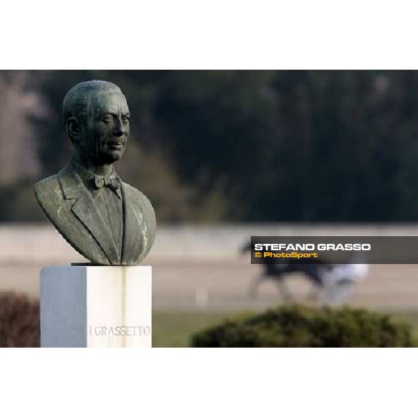 the bronze bust of Ivone Grassetto at Le Padovanelle racetrack Ponte di Brenta (PD), 14th march 2010 ph. Stefano Grasso