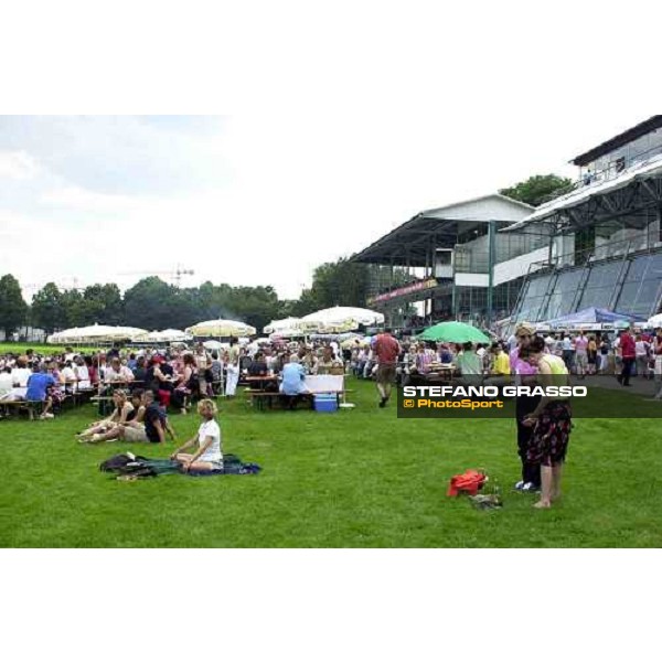 grandstands Munchen 1st august 2004 ph. Mauro Castelluccio