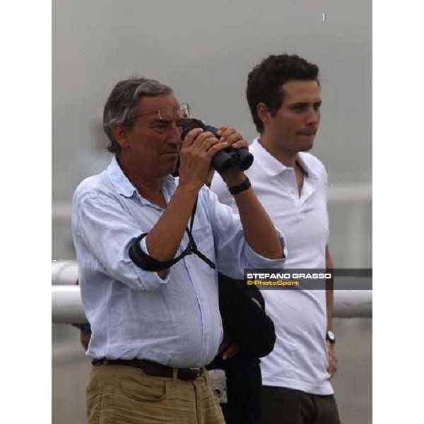 Luca and Matteo Cumani during morning trackworks Dubai - Meydan, 25th march 2010 ph. Stefano Grasso