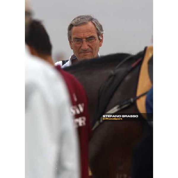 Luca Cumani during morning trackworks Dubai - Meydan, 25th march 2010 ph. Stefano Grasso