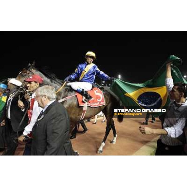 Tiago Pereira enters the winner circle on Gloria de Campeao after winning the Dubai World Cup Dubai - Meydan, 26th march 2010 ph. Stefano Grasso