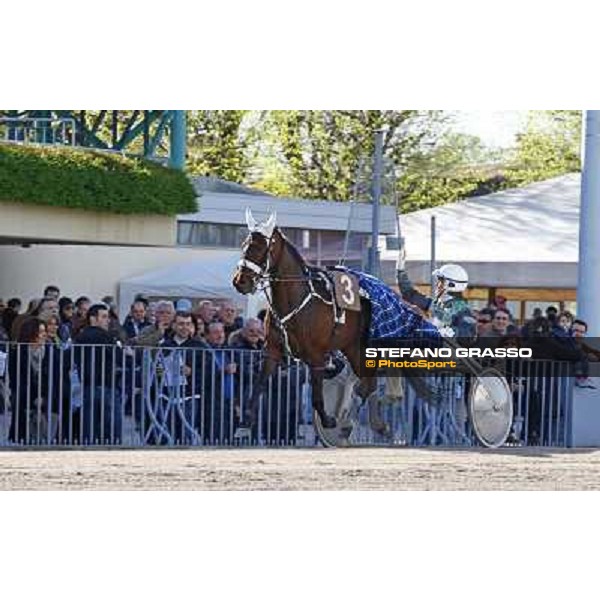 Enrico Bellei and Nakitast parade after winning the Gran Premio Italia Bologna - Arcoveggio racetrack, 5th april 2010 ph. Stefano Grasso