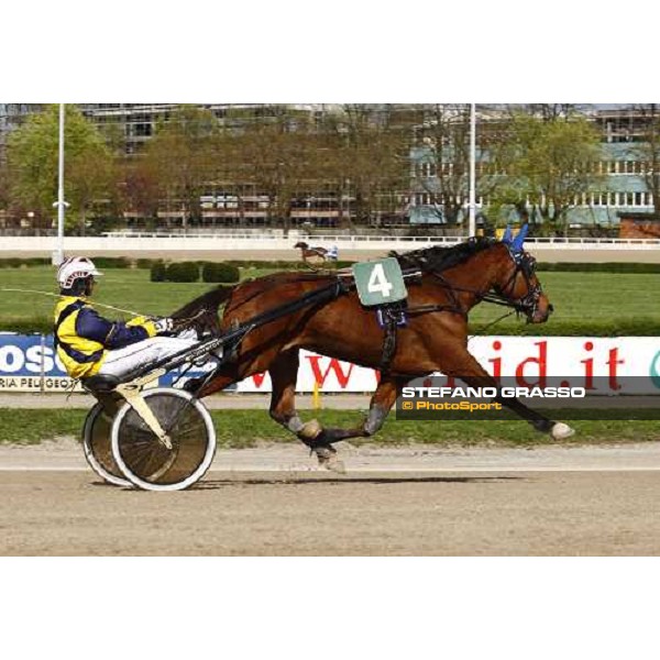 Nieves Vl and Francesco Facci warming up before winning the Gran Premio Italia Filly Bologna - Arcoveggio racetrack, 5th april 2010 ph. Stefano Grasso
