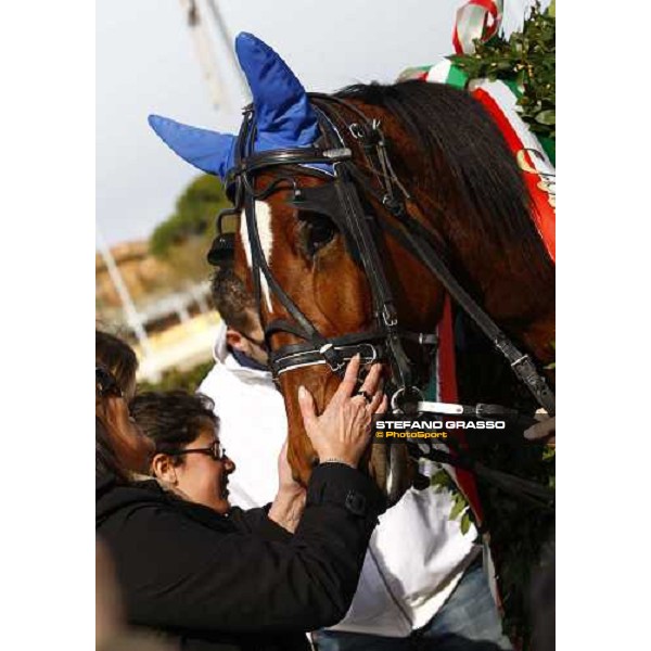 prize giving for Nieves Vl winner of Gan Premio Italia Filly Bologna - Arcoveggio racetrack, 5th april 2010 ph. Stefano Grasso
