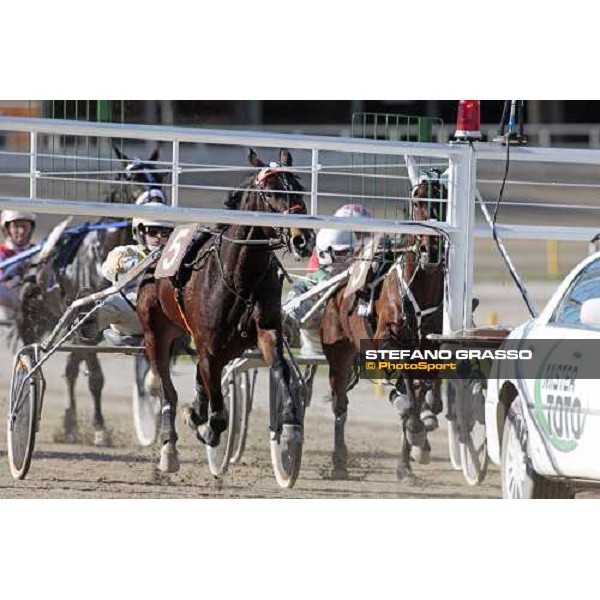 start of Gran Premio Italia - Enrico Bellei with Nakitast winners with nr. 3 and Roberto Andreghetti with New Star Fks Bologna - Arcoveggio racetrack, 5th april 2010 ph. Stefano Grasso