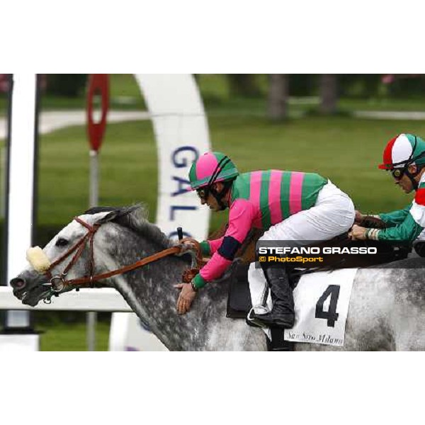 Mirco Demuro on Voila Ici wins the Premio Federico Regoli Milan, 12st april 2010 ph. Stefano Grasso