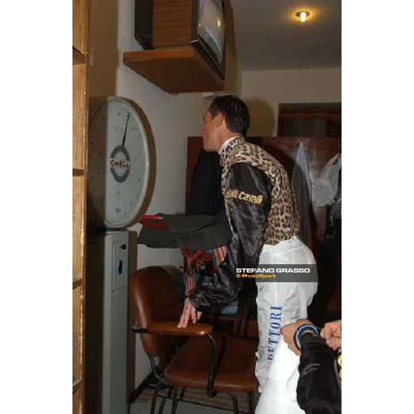 Frankie Dettori controls his weight in the weighing room Varese Le Bettole 7th august 2004 ph. Stefano Grasso