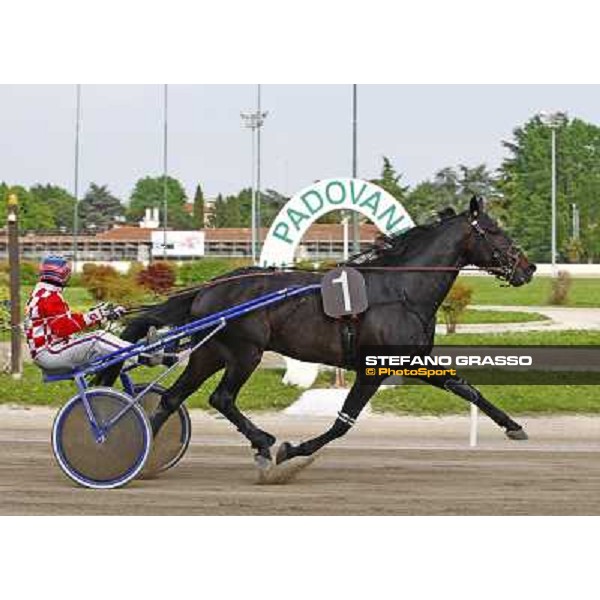 Lorenzo Baldi with Lex di Jesolo wins the Premio Memorial Sergio Cattin Padova, V.S.Breda racetrack, 1st may 2010 ph. Stefano Grasso