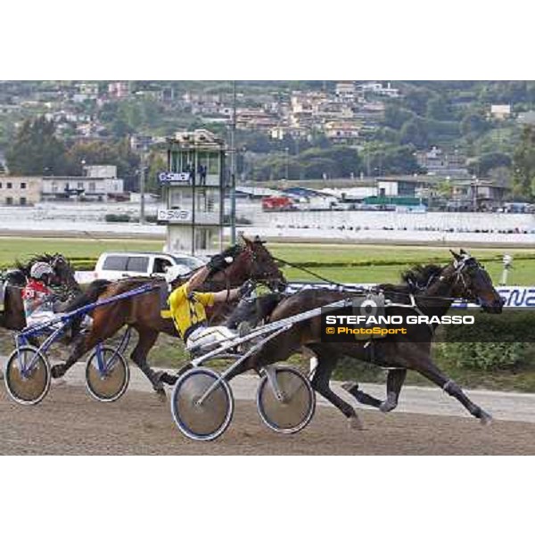 Gaetano Di Nardo with Italiano wins the 61¡ Gran Premio Lotteria - Trofeo Snai Napoli, 2nd may 2010 ph. Stefano Grasso
