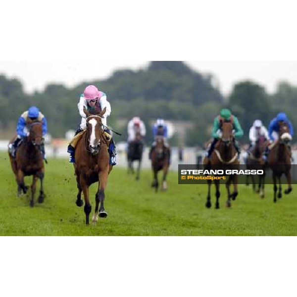 Quiff strides into the St Leger picture winning the Yorkshire Oaks pic bill Selwyn 18-8-04