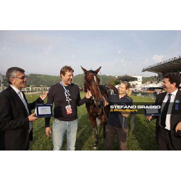prize giving for Geox 61¡ Gp Lotteria - the Consolation Napoli, Agnano racetrack 2nd may 2010 ph. Stefano Grasso
