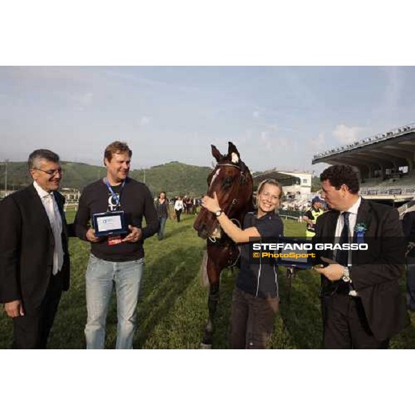 prize giving for Geox 61¡ Gp Lotteria - the Consolation Napoli, Agnano racetrack 2nd may 2010 ph. Stefano Grasso