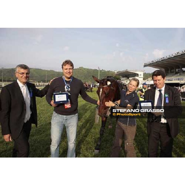 prize giving for Geox 61¡ Gp Lotteria - the Consolation Napoli, Agnano racetrack 2nd may 2010 ph. Stefano Grasso