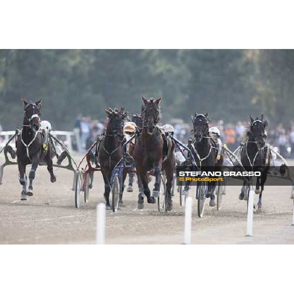 Irving Rivarco leads the group 61¡ Gp Lotteria - the final Napoli, Agnano racetrack 2nd may 2010 ph. Stefano Grasso