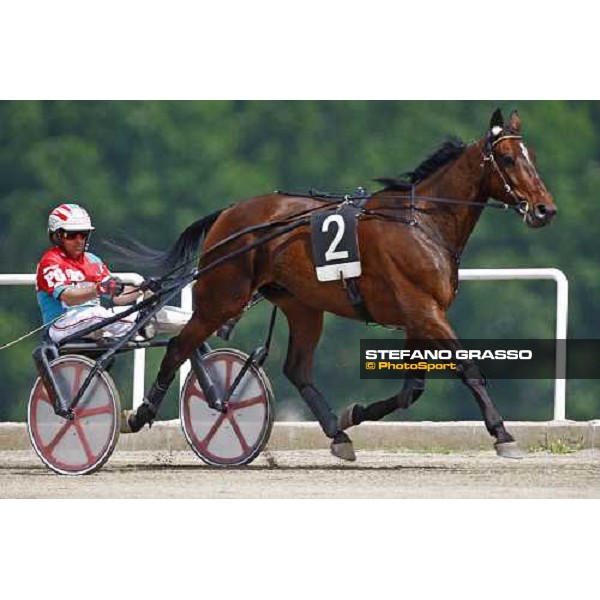 Geox- winner of the Consolation 61¡ Gp Lotteria Napoli, Agnano racetrack 2nd may 2010 ph. Stefano Grasso