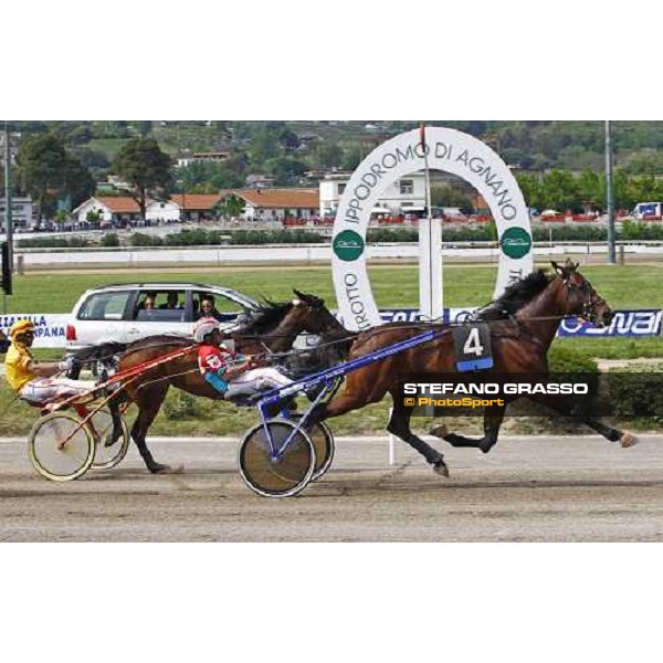 Irving Rivarco - Pietro Gubellini - winners 3rd heat 61¡ Gp Lotteria Napoli, Agnano racetrack 2nd may 2010 ph. Stefano Grasso