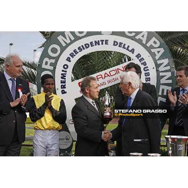 Prize giving ceremony of Premio Presidente della Repubblica GBI racing wons by Eduardo PEdroza with Querari Rome - Capannelle racetarck, 16th may 2010 ph. Stefano Grasso