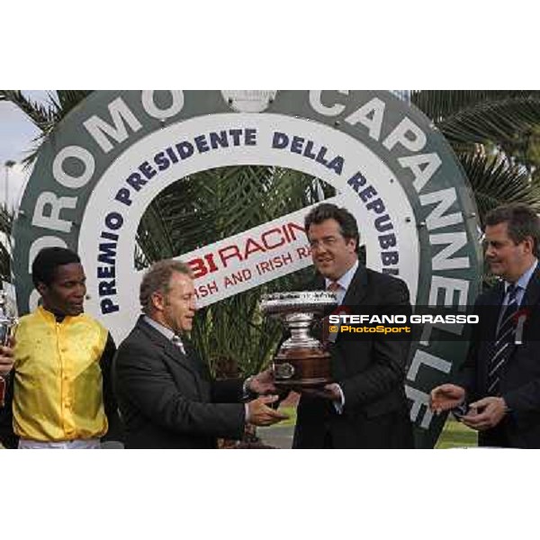 Prize giving ceremony of Premio Presidente della Repubblica GBI racing wons by Eduardo PEdroza with Querari Rome - Capannelle racetarck, 16th may 2010 ph. Stefano Grasso