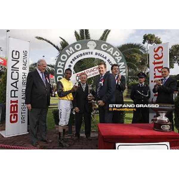 Prize giving ceremony of Premio Presidente della Repubblica GBI racing wons by Eduardo PEdroza with Querari Rome - Capannelle racetarck, 16th may 2010 ph. Stefano Grasso
