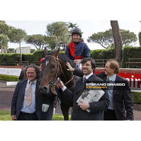 Riccardo Menichetti, Luca Maniezzi on Diocleziano, Matteo and Salvatore Limata after winning the Premio WWF Emirates Airline Rome - Capannelle racetarck, 16th may 2010 ph. Stefano Grasso