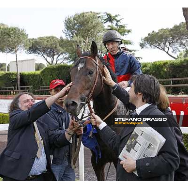 Riccardo Menichetti, Luca Maniezzi on Diocleziano, Matteo and Salvatore Limata after winning the Premio WWF Emirates Airline Rome - Capannelle racetarck, 16th may 2010 ph. Stefano Grasso