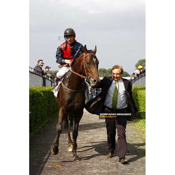 Luca Maniezzi on Diocleziano and Salvatore Limata enter the winner circle after winning the Premio WWF Emirates Airline beating Relco Italy Rome - Capannelle racetarck, 16th may 2010 ph. Stefano Grasso