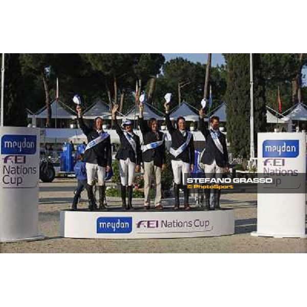 prize giving for the French Team winners of the Meydan Fei Nations Cup - 78¡ Csio Piazza di Siena Rome, 28th may 2010 ph. Stefano Grasso
