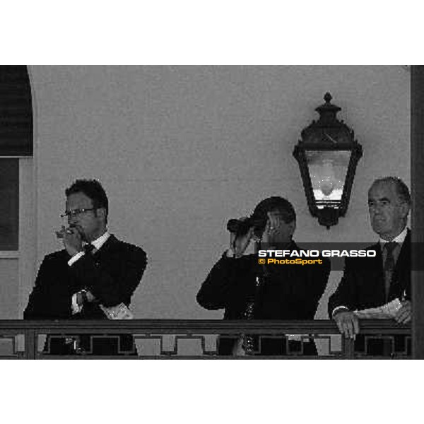 Francesco Chiarotto, Giovanni Caiani and John Clarke watching Pressing winning the Premio Carlo Vittadini Milan - San Siro racetrack, 30th may 2010 ph. Stefano Grasso