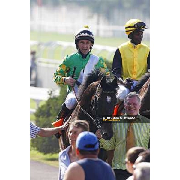 Neil Callan and Pressing enter the winner enclosure after winning the Premio Carlo Vittadini Milan - San Siro racetrack, 30th may 2010 ph. Stefano Grasso