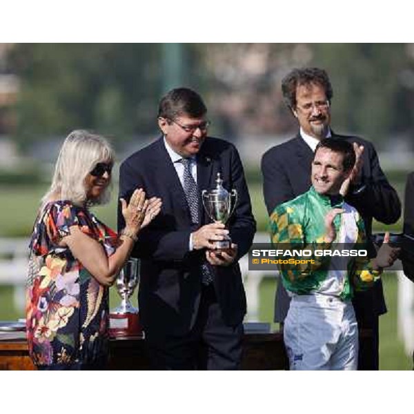 the prize giving ceremony of the Premio Carlo Vittadini - dott. Giovanni Caiani, breeder of Pressing, stands the cup Milan - San Siro racetrack, 30th may 2010 ph. Stefano Grasso