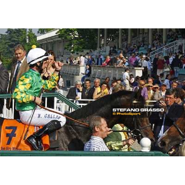 Applause for Pressing and Neil Callan in the winner enclosure of Premio Carlo Vittadini Milan - San Siro racetrack, 30th may 2010 ph. Stefano Grasso