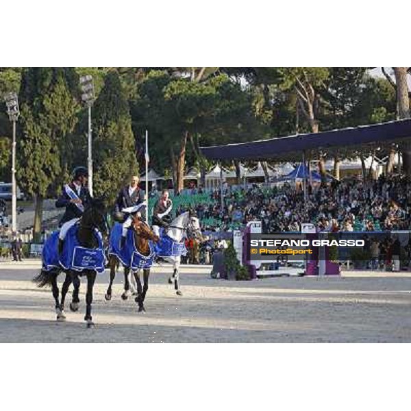 The French Team parading after winning the Meydan Fei Nations Cup 78¡ Csio Piazza di Siena Rome, 28th may 2010 ph. Stefano Grasso